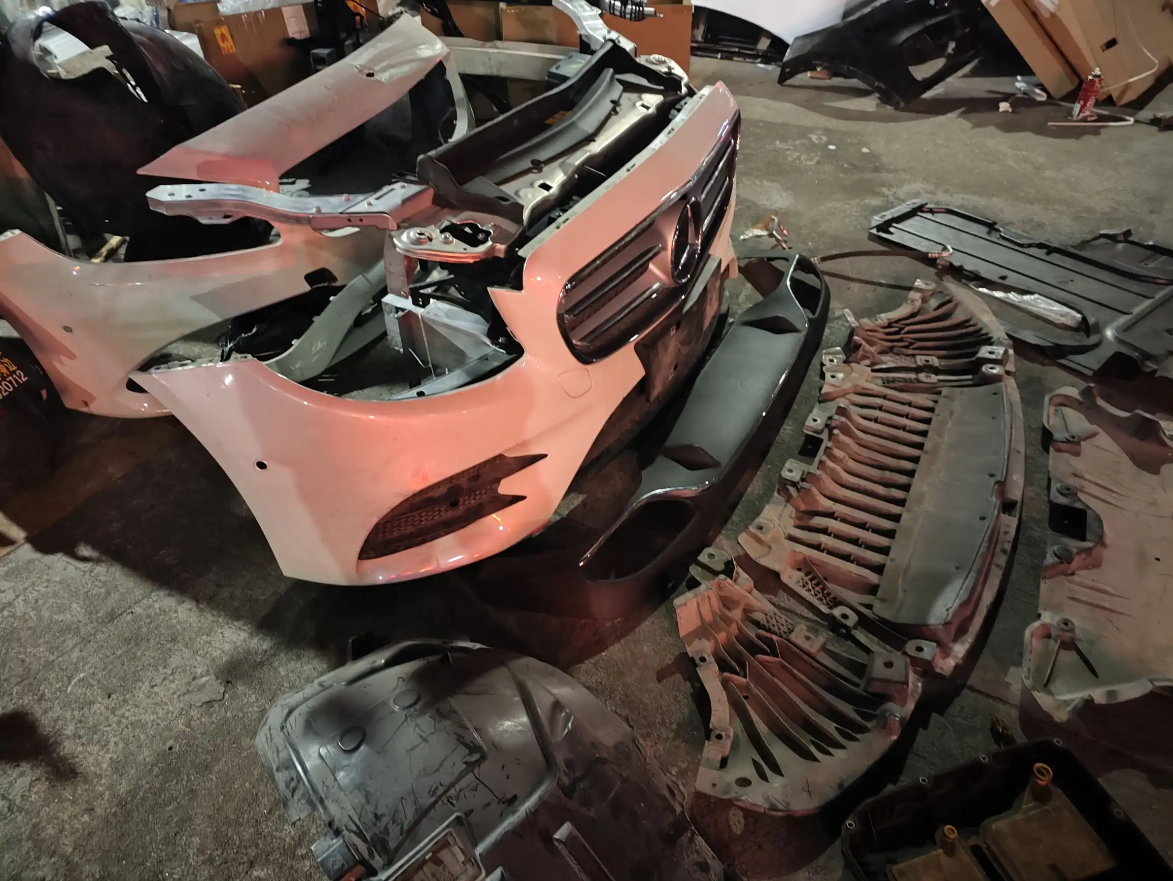 Mercedes benz W213 E class nose cut
