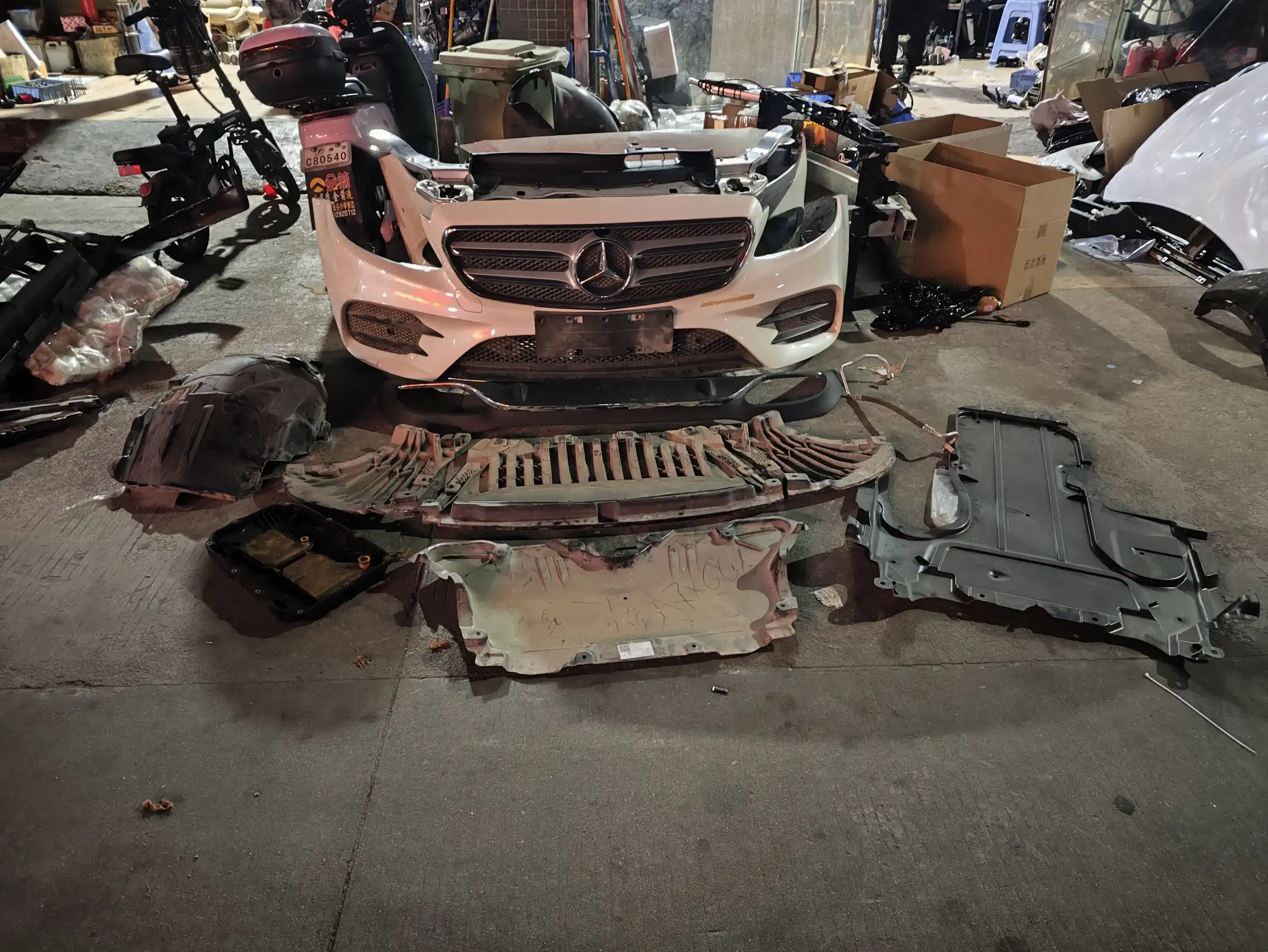 Mercedes benz W213 E class nose cut