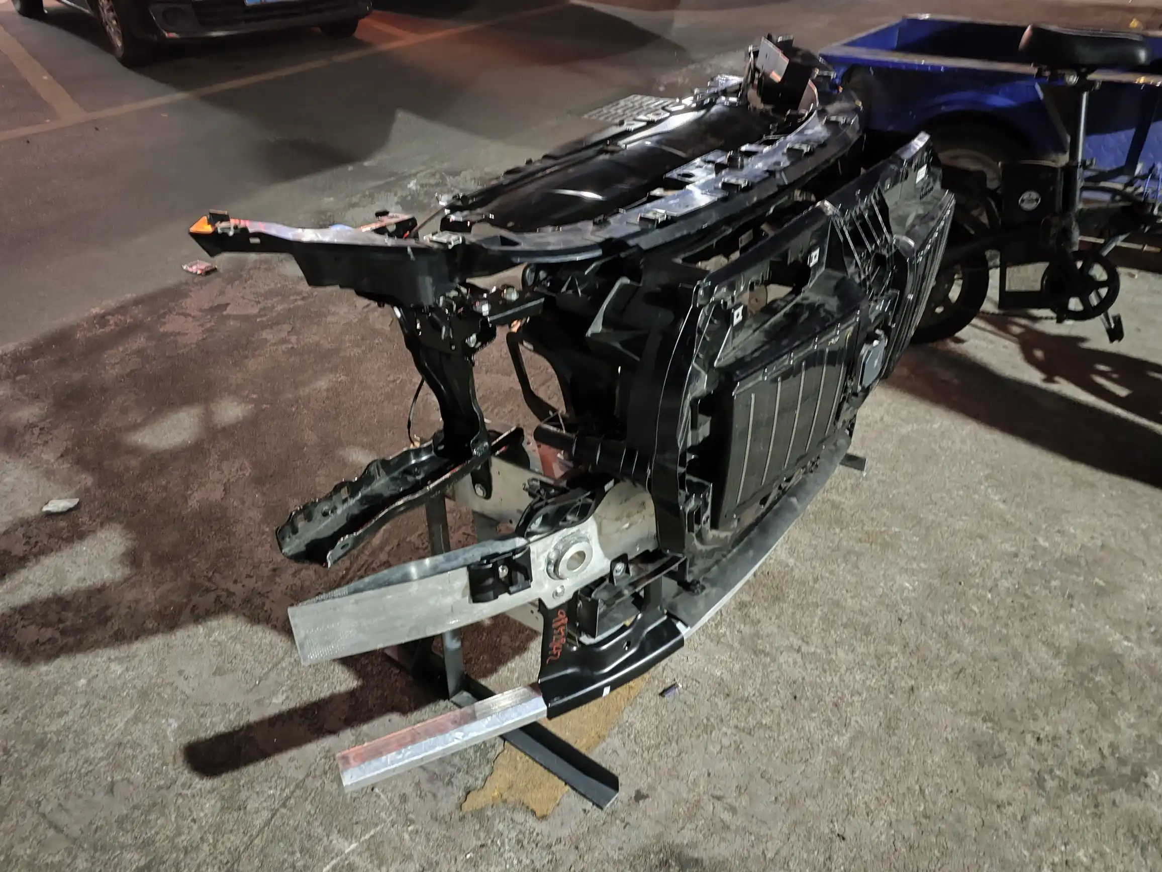 BMW 2023 7 series G70 nose cut