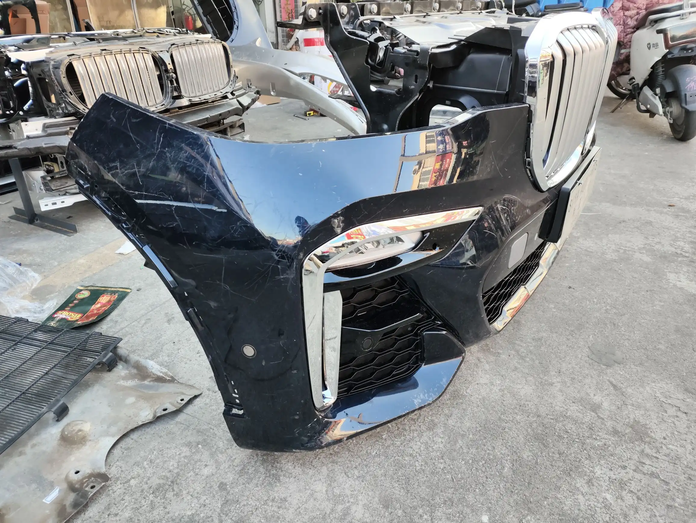 BMW G07 nose cut
