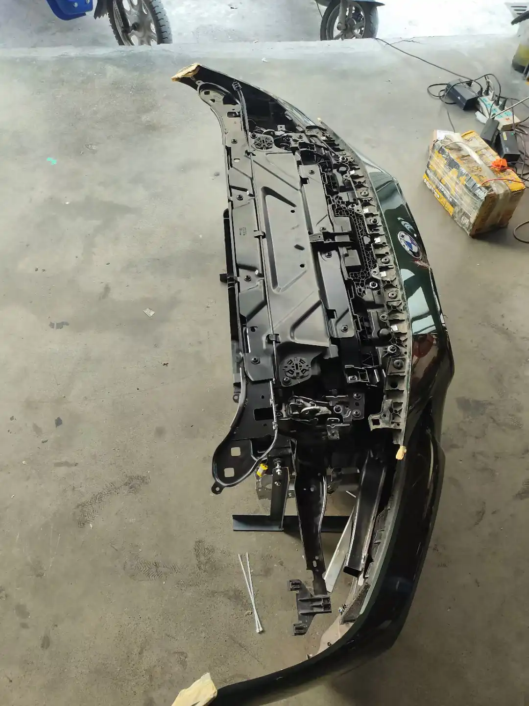 BMW G26 nose cut