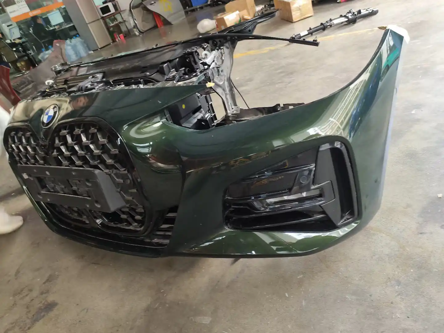 BMW G26 nose cut