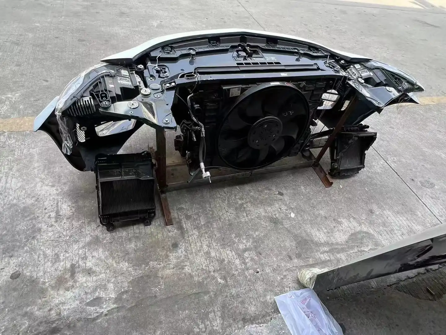 Mercedes benz W190 nose cut