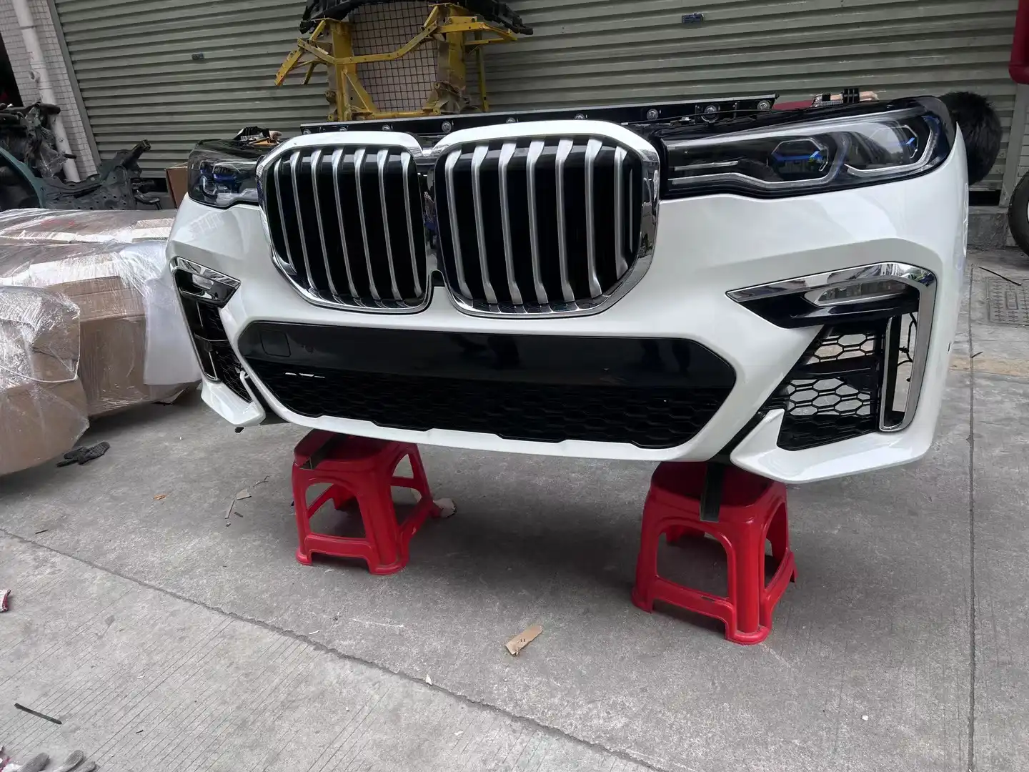 BMW X7 G07 nose cut