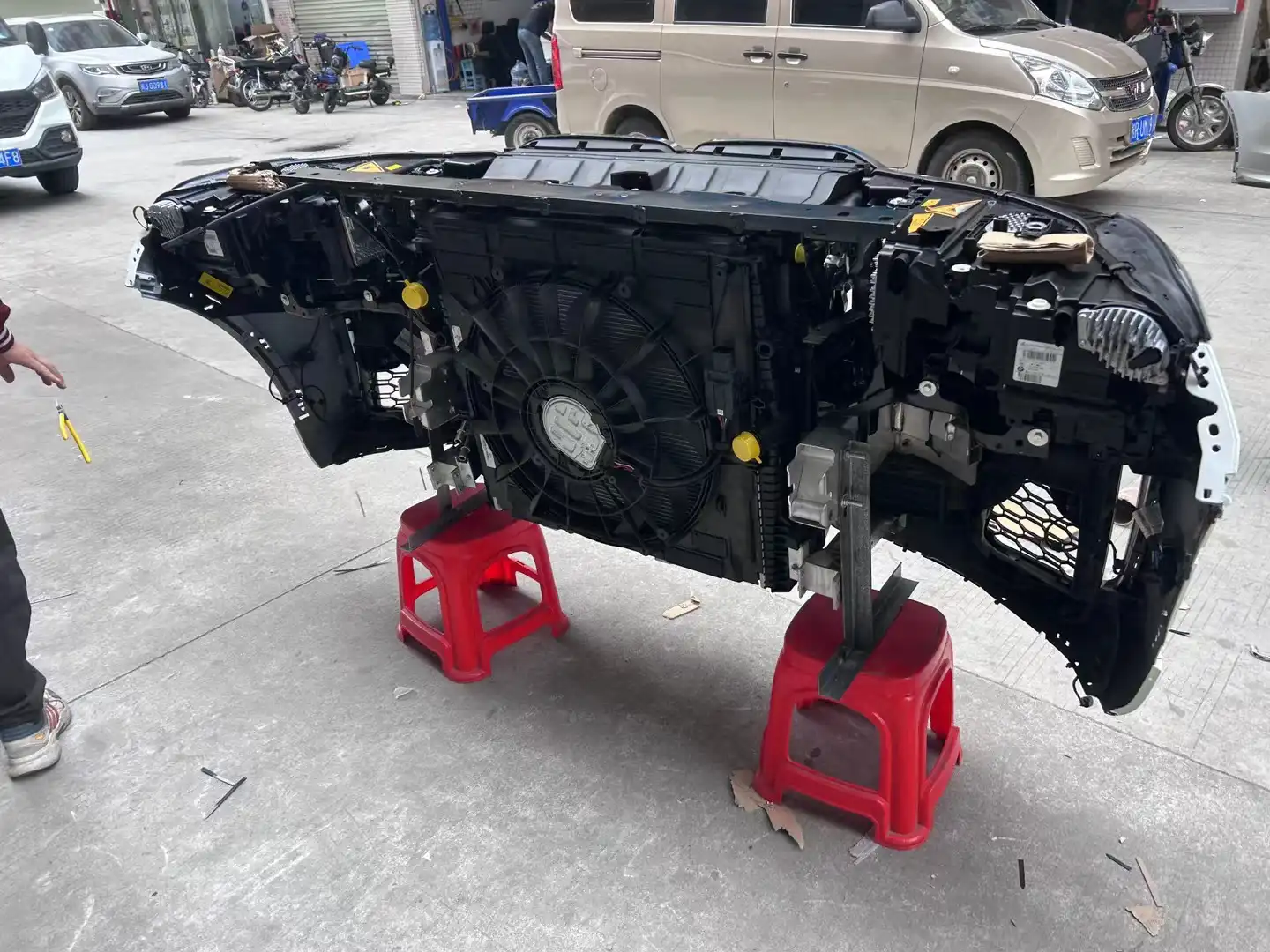 BMW X7 G07 nose cut