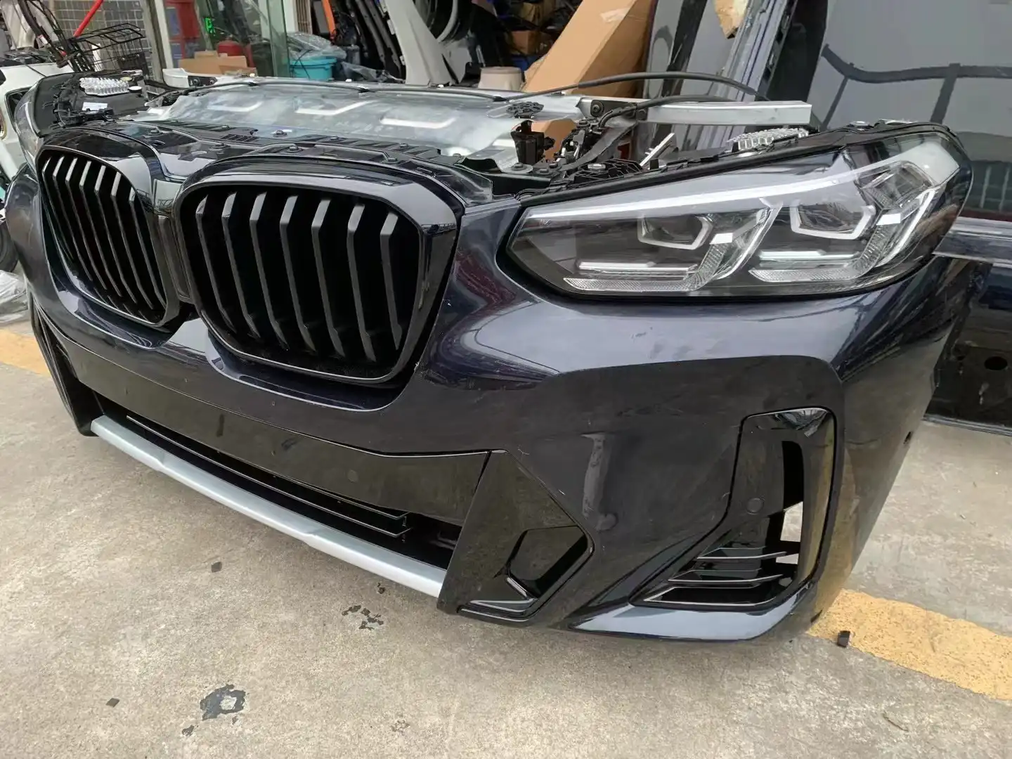 BMW G01 X3 nose cut