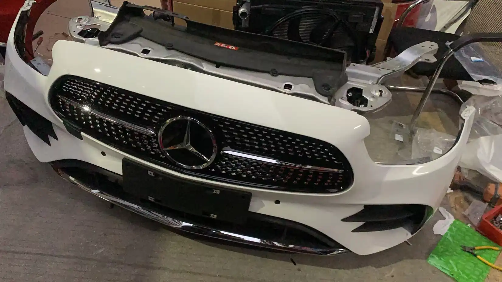 Mercedes benz W238 nose cut