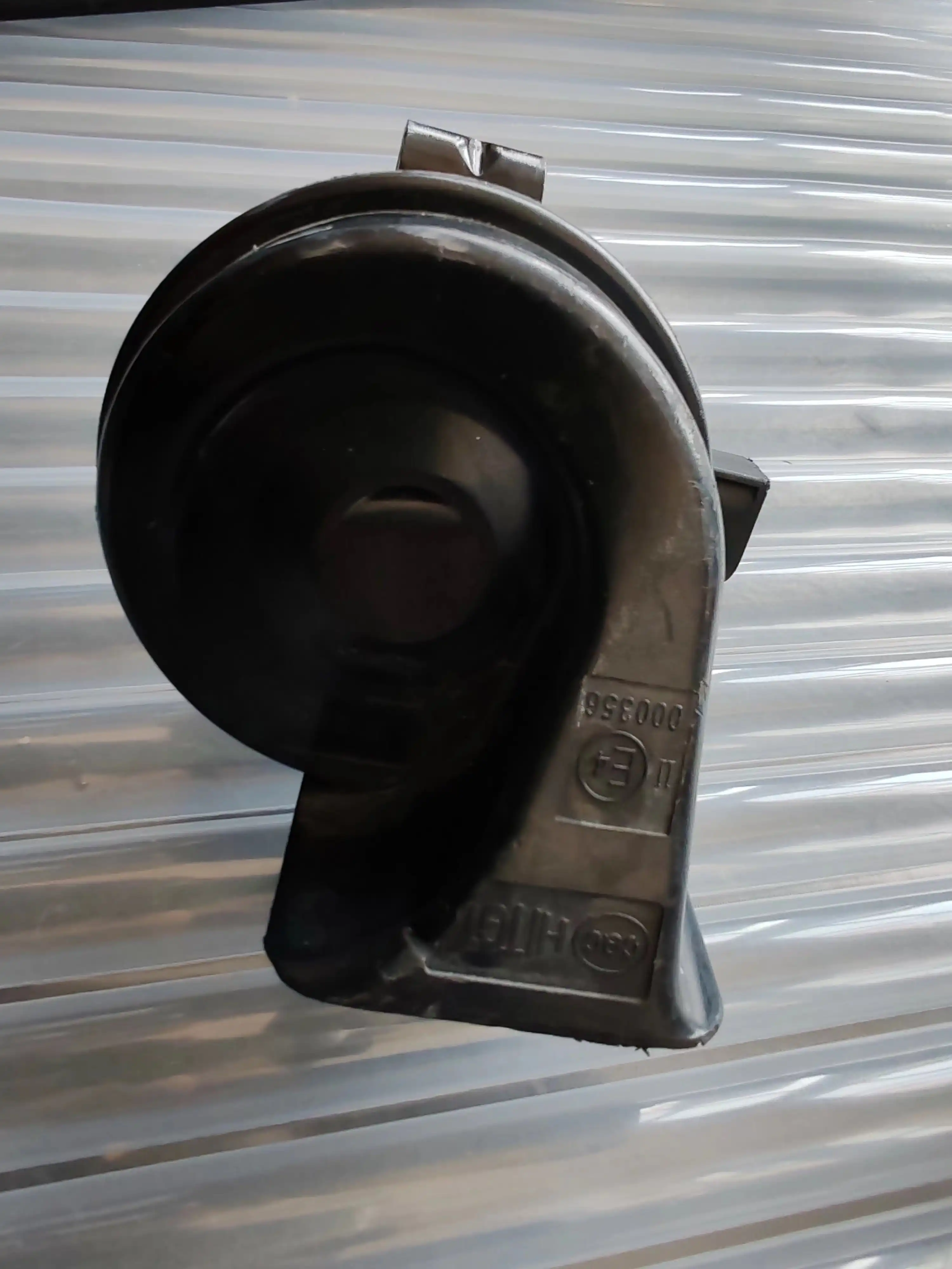 High pitched speaker low pitched speaker signal horn