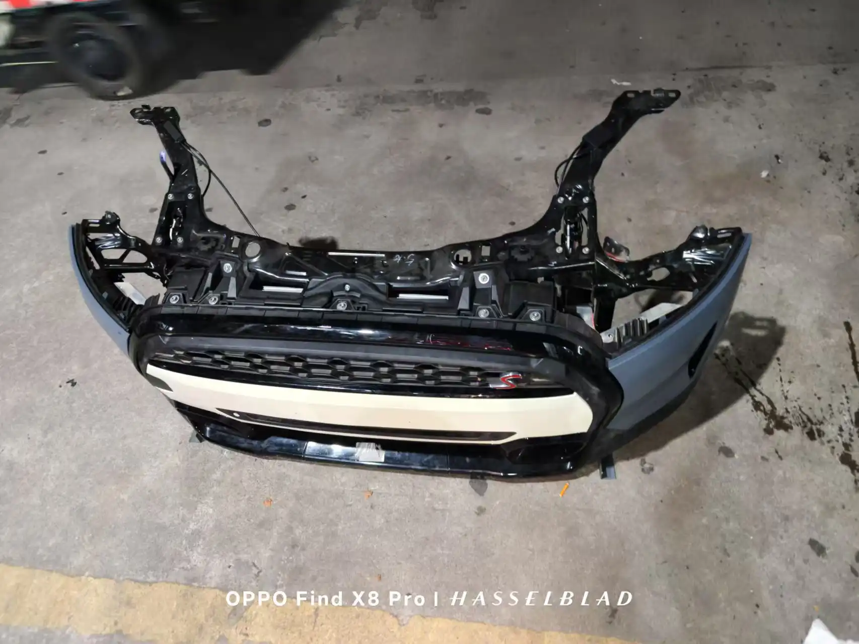 BMW F56 mini Cooper nose cut