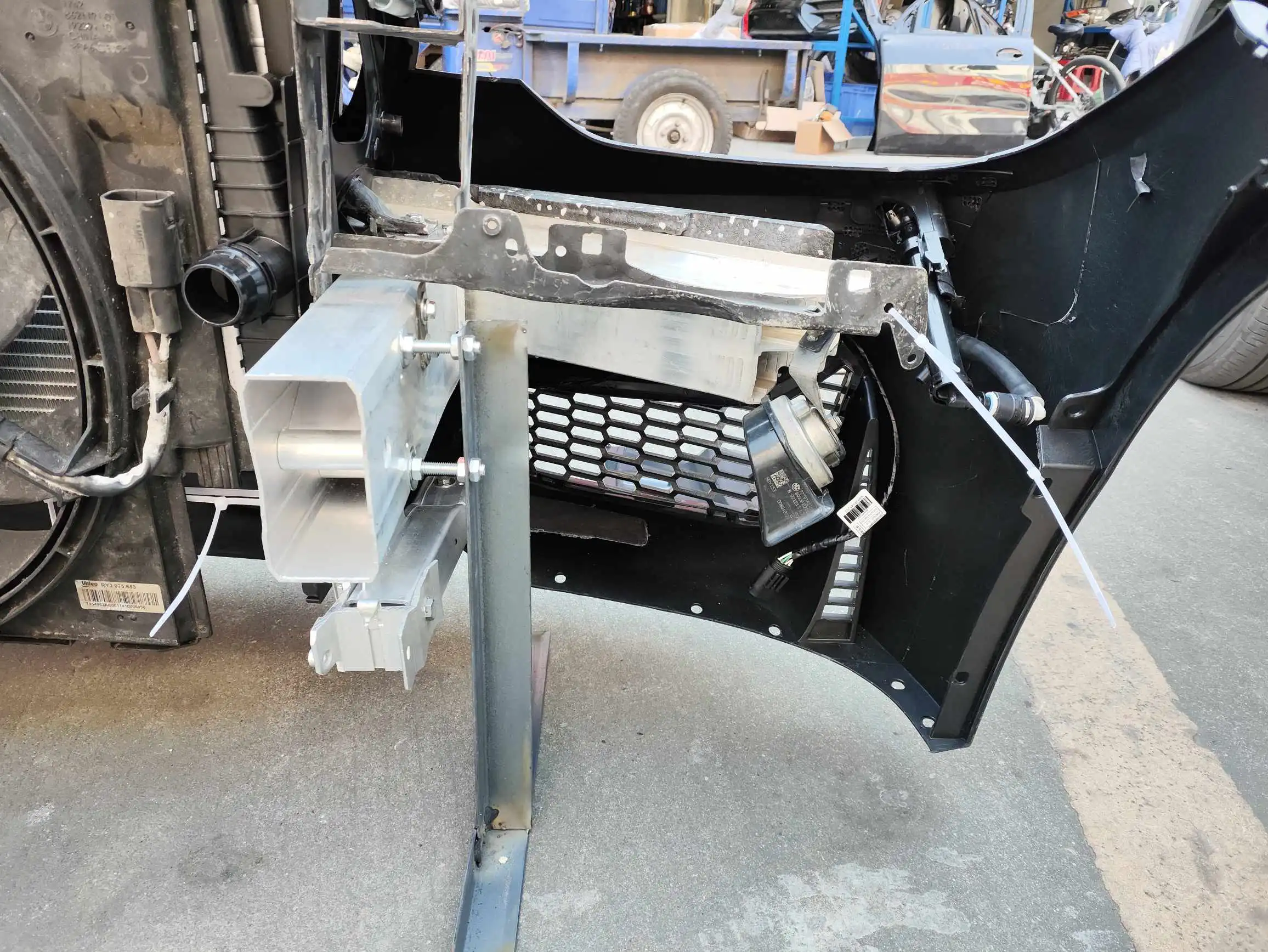 BMW F30 F35 nose cut