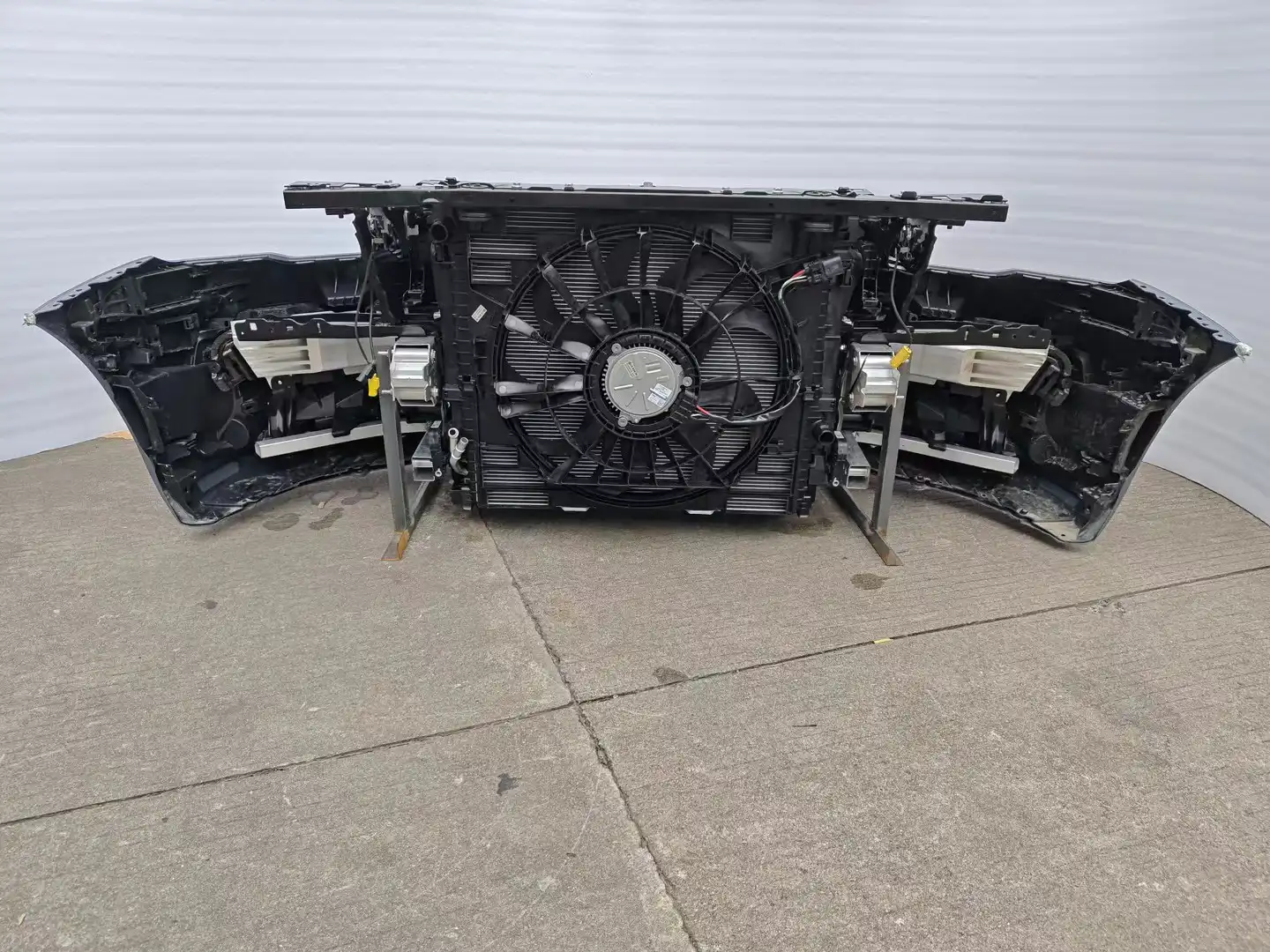 BMW G60 G68 nose cut