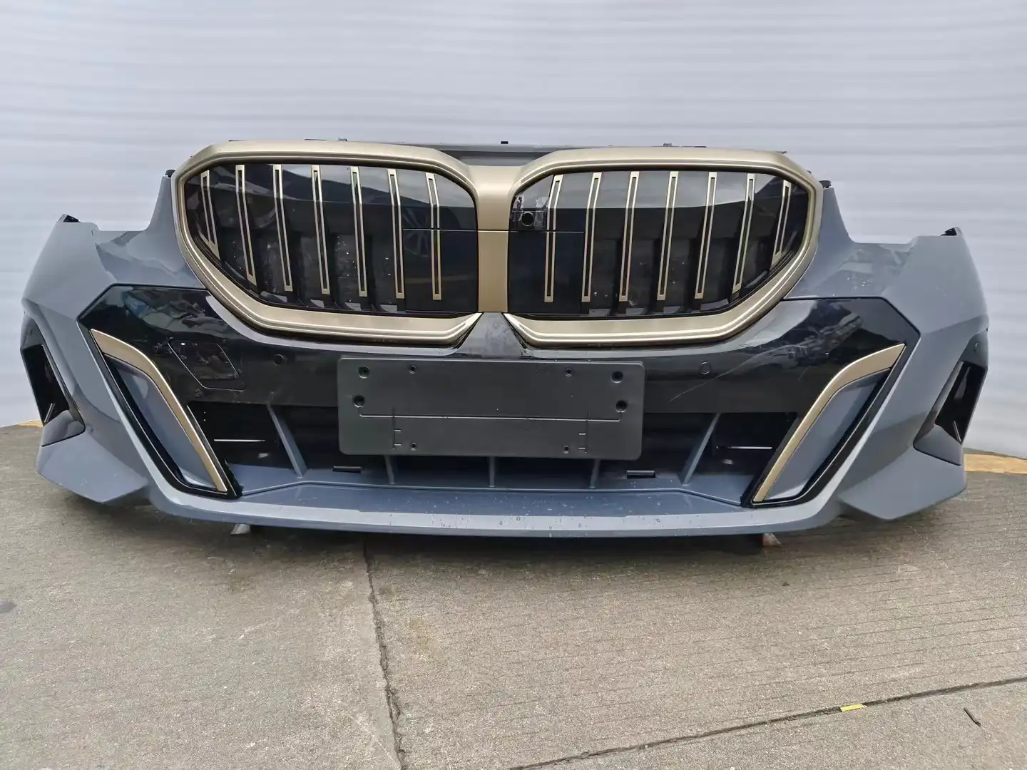 BMW G60 G68 nose cut