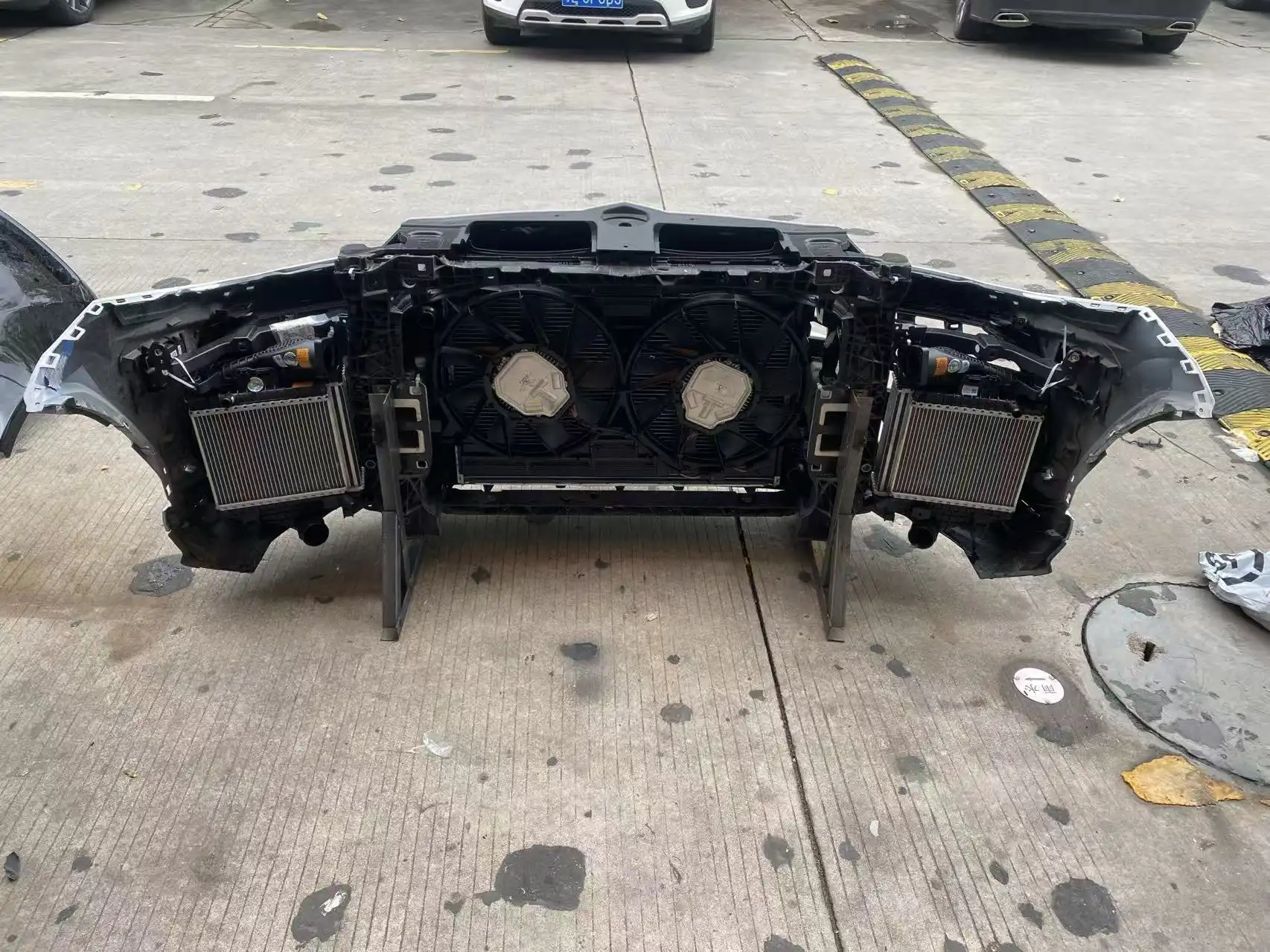 Lamborghini urus nose cut