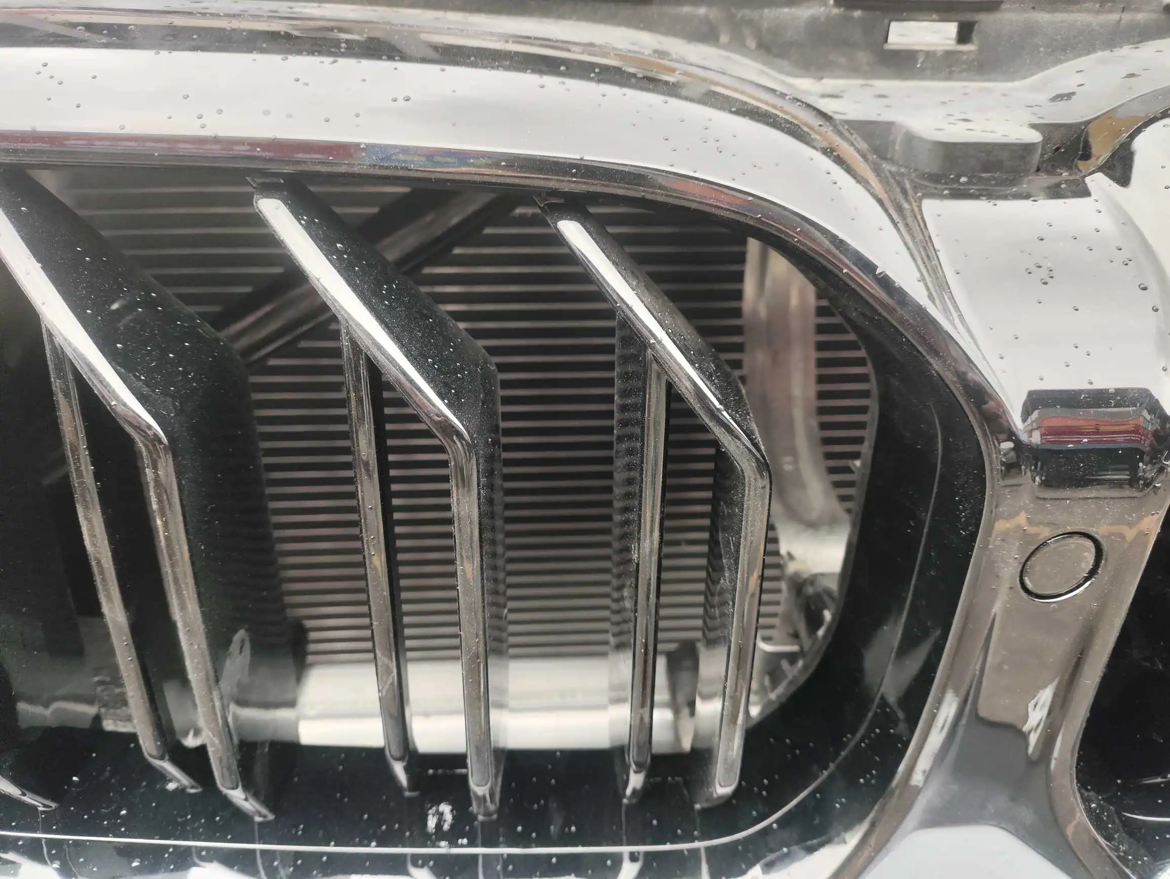 BMW M5 F90 nose cut