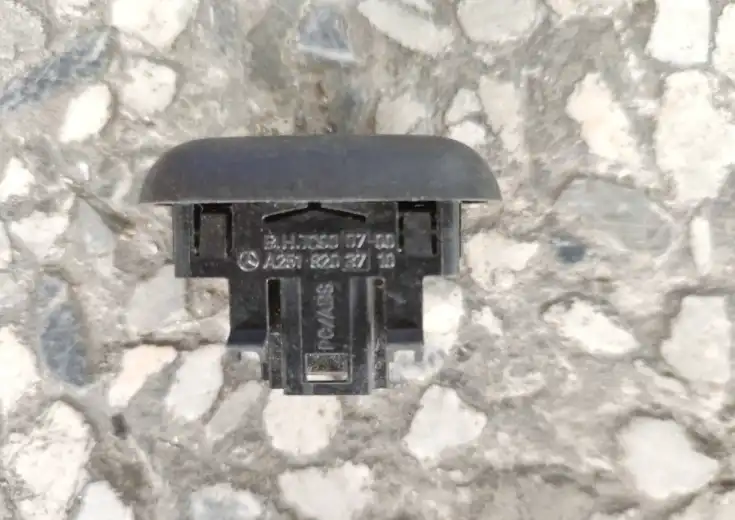 Switch Sunlight sensor in the top of the dashboard