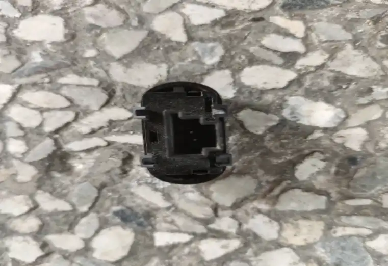 Switch Sunlight sensor in the top of the dashboard